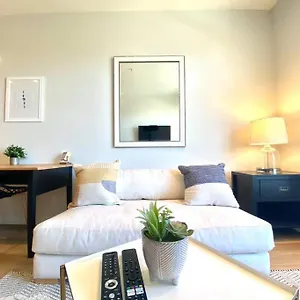 Lovely Brand New Apartment Sidney